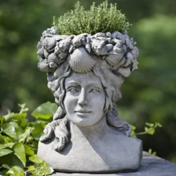 P-559 Williamsburg Orabelle Planter