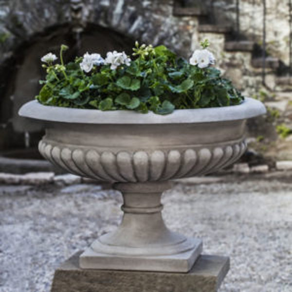 P-681 Kingscote Urn